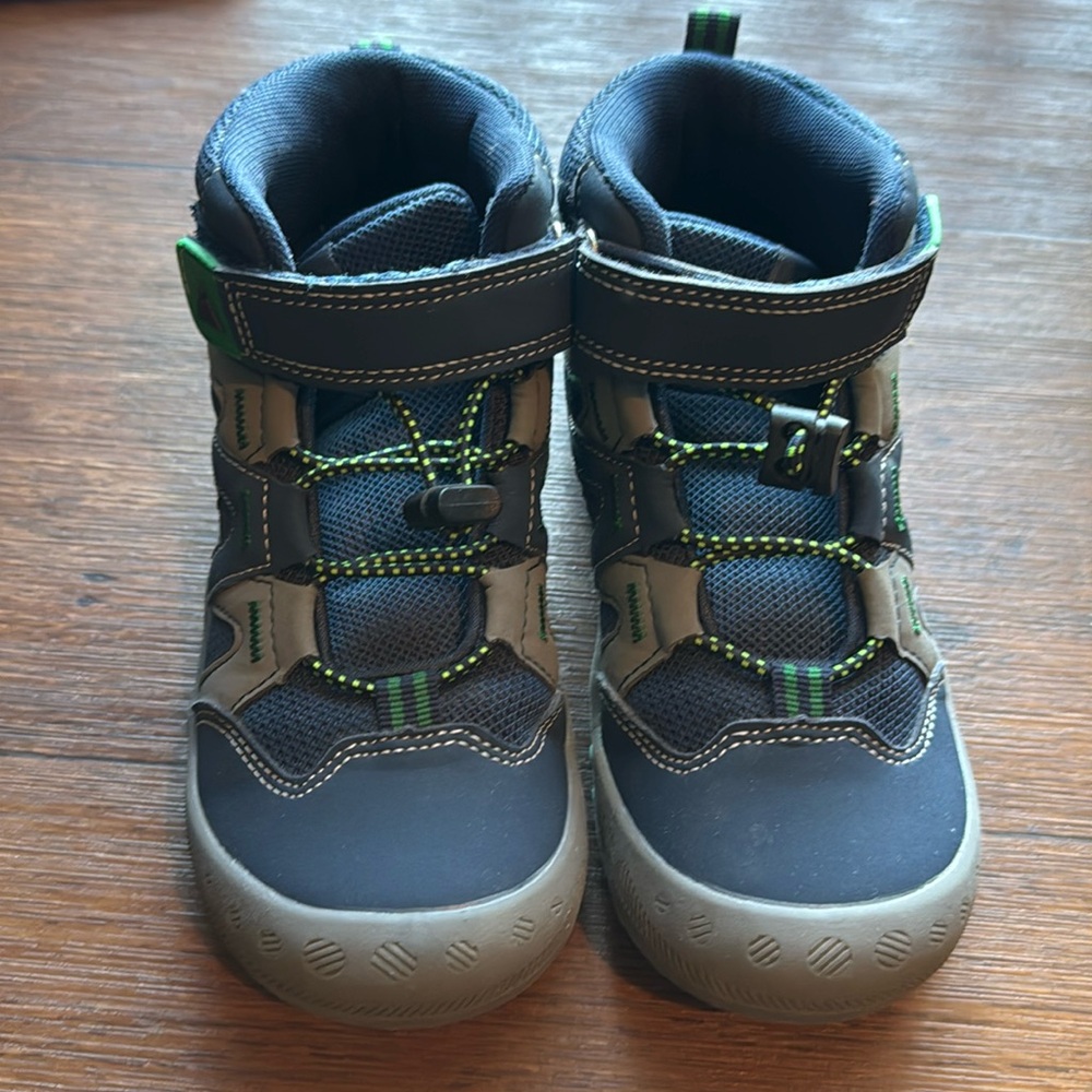 Kids easy on/off boots